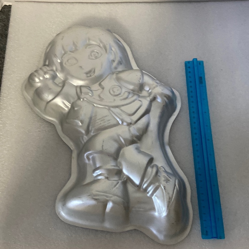 Wilton Diego Cake Pan